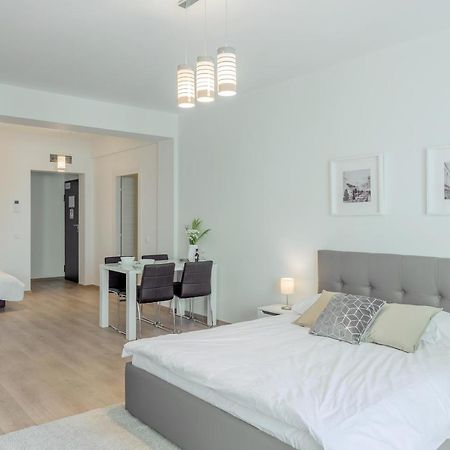 Atlas Unirii: Upscale Flats In The Heart Of Bucharest! Ngoại thất bức ảnh