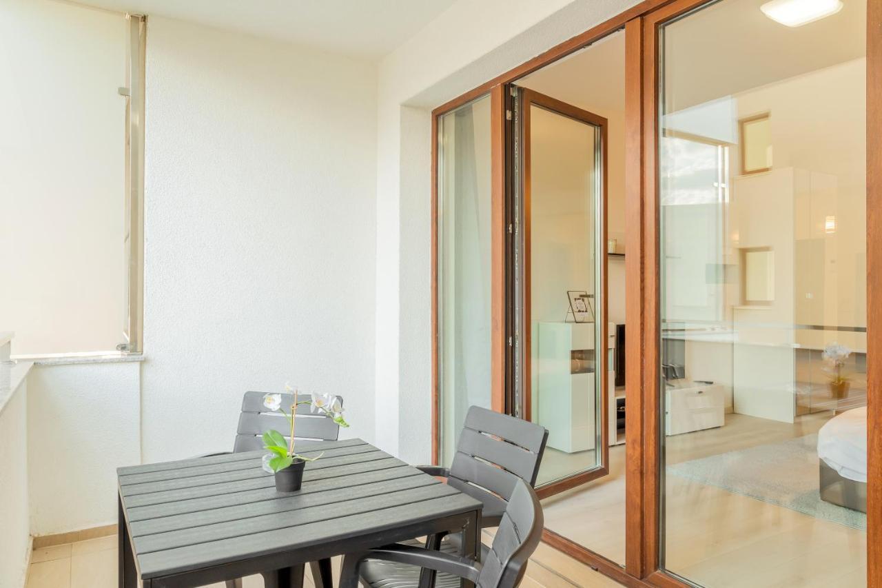 Atlas Unirii: Upscale Flats In The Heart Of Bucharest! Ngoại thất bức ảnh